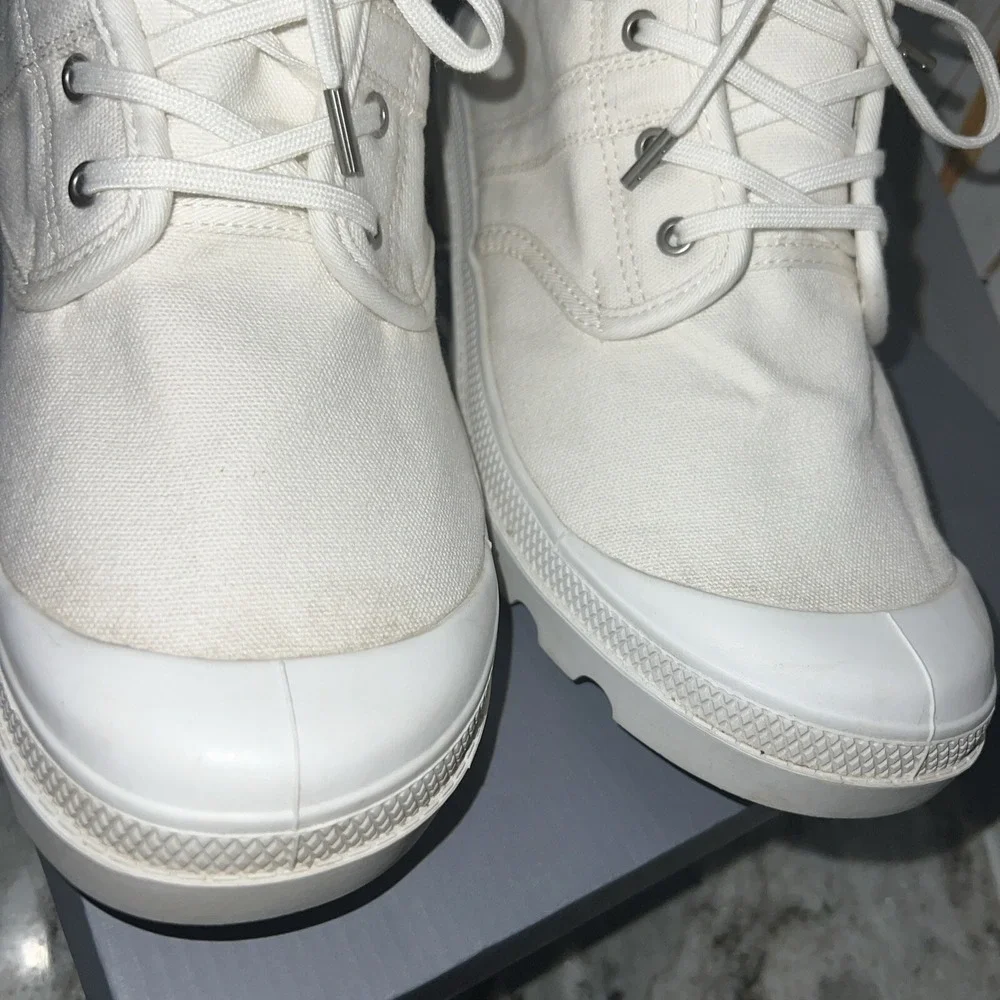 Palladium Palkabase Twill Hi Top Sneakers‎ Star White Lugged Sole, Laces, Size 9